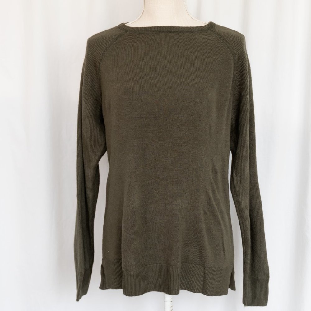 Sweet Romeo Loren Green Crew Neck Raglan Sleeve Pullover Sweater